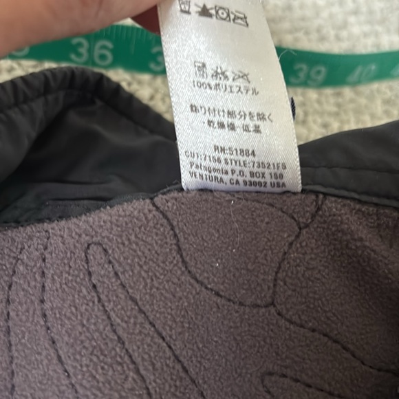 Patagonia Women’s Black Quilted Jacket. Water girl by Patagonia. - Picture 12 of 12